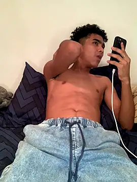 Snapshot of Ryan-hot chatting on September 16, 7:58 pm Ryan-hot online show from September 16, 7:58 pm