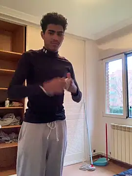 Snapshot of Ryan-hot chatting on December 11, 4:05 pm Ryan-hot online show from December 11, 4:05 pm