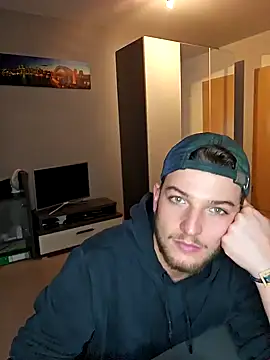 Snapshot of Sexynoah chatting on December 4, 2:09 am Sexynoah online show from December 4, 2:09 am