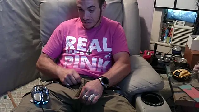 ScubaStevex online show from October 8, 2:43 pm