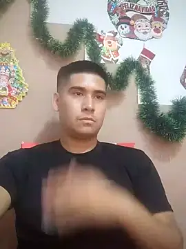 Snapshot of estudiante69 chatting on December 18, 5:00 pm estudiante69 online show from December 18, 5:00 pm