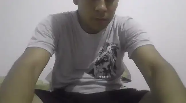 Snapshot of estudiante69 chatting on February 6, 1:27 am estudiante69 online show from February 6, 1:27 am