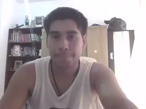 Snapshot of estudiante69 chatting on February 28, 4:31 pm estudiante69 online show from February 28, 4:31 pm