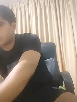 Snapshot of estudiante69 chatting on December 12, 3:21 am estudiante69 online show from December 12, 3:21 am