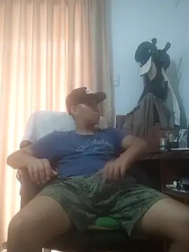 Snapshot of estudiante69 chatting on February 4, 8:49 pm estudiante69 online show from February 4, 8:49 pm