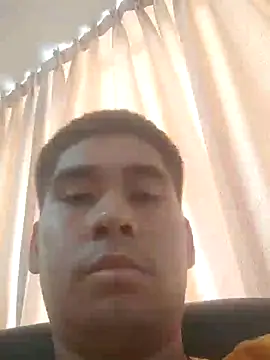 Snapshot of estudiante69 chatting on December 30, 7:00 pm estudiante69 online show from December 30, 7:00 pm