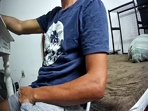 SkinnyLatinMan online show from November 7, 5:38 pm