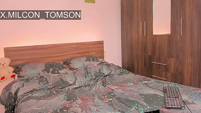 Milcon Thomson online show from September 22, 8:19 pm
