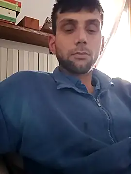 Snapshot of dariodario chatting on December 6, 2:06 pm dariodario online show from December 6, 2:06 pm
