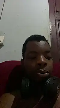 Snapshot of Dierich02_77 chatting on January 4, 7:34 am Dierich02 77 online show from January 4, 7:34 am
