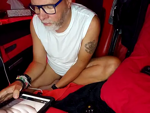 KOMANDOS74 online show from September 21, 4:07 pm