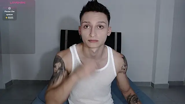 arthurphoenix  online show from December 20, 8:06 am