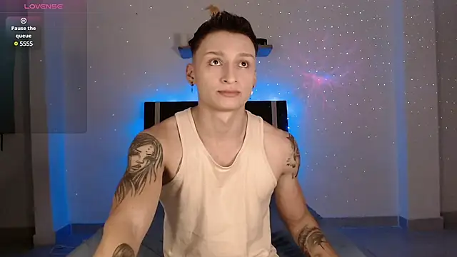 arthurphoenix  online show from January 4, 2:56 am