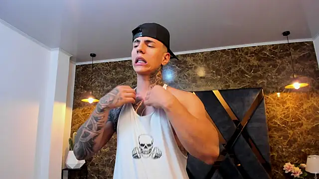 Flynn Riider online show from October 19, 1:43 am