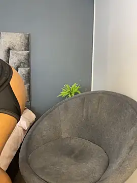 Robin Rief online show from March 11, 8:49 pm