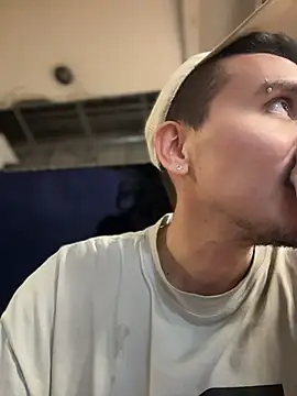 adam-rivera online show from April 7, 11:49 pm