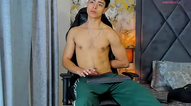 JoshRashfordd online show from January 26, 11:39 am