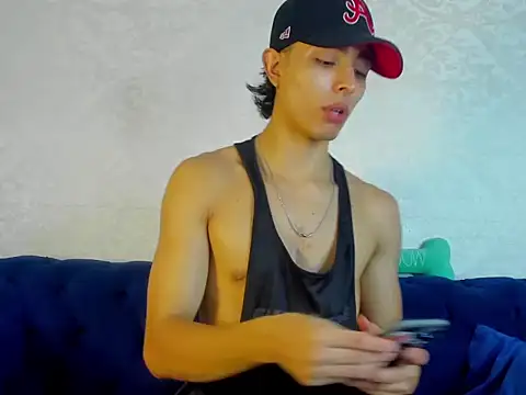 JoshRashfordd online show from December 20, 12:49 pm