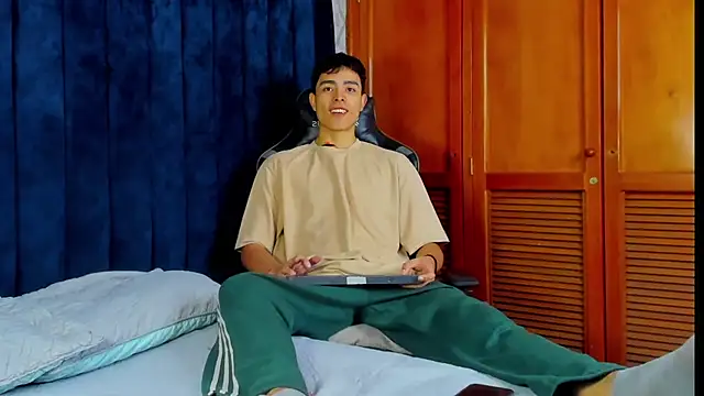 JoshRashfordd online show from March 21, 12:17 pm