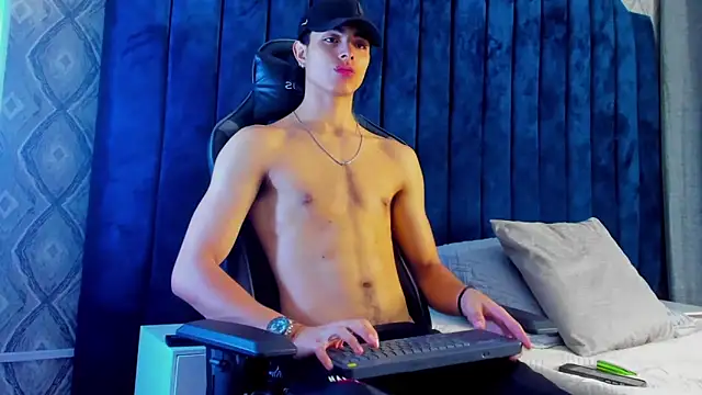 JoshRashfordd online show from March 5, 11:49 am