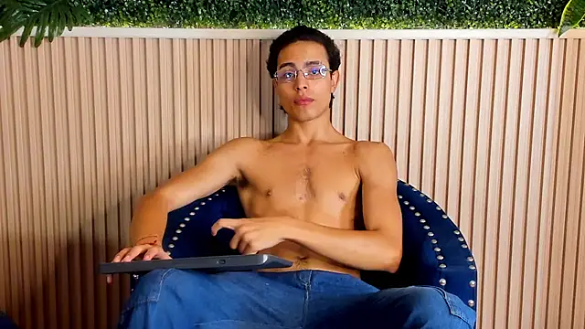 JoshRashfordd online show from October 2, 1:37 pm