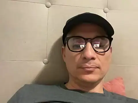 alex ruiz85 online show from December 2, 12:47 am