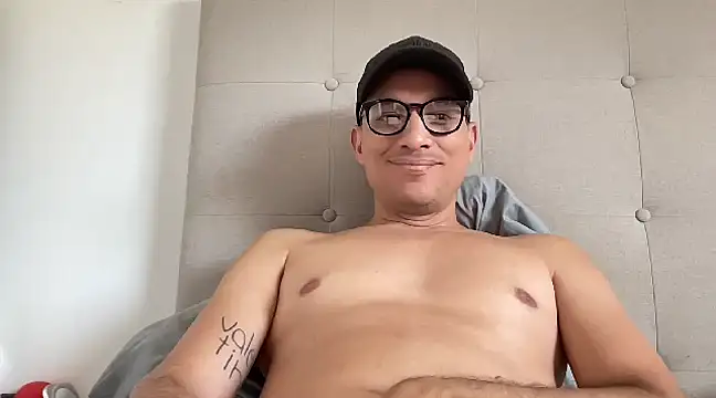 alex ruiz85 online show from March 12, 6:33 pm