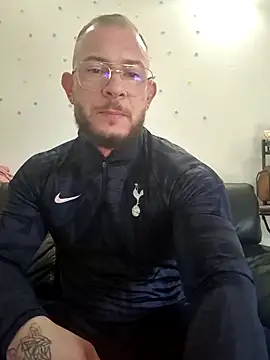 jourdinio13 online show from November 16, 12:18 pm