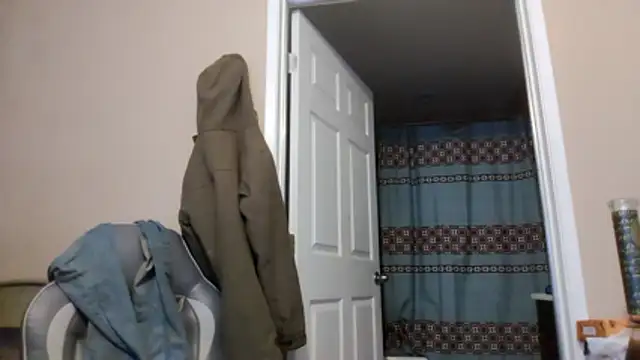 Huntzg23 online show from March 3, 7:49 am