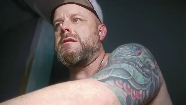 Thickirishcock850 online show from May 14, 4:27 pm