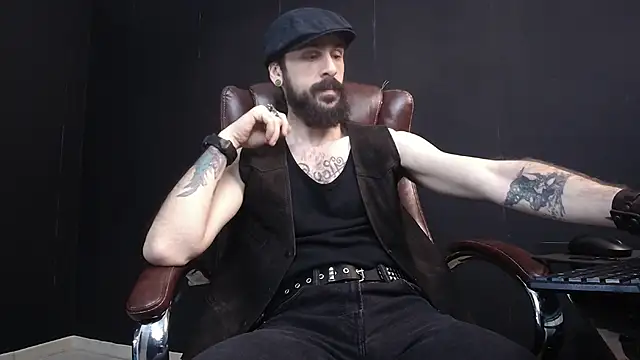 Snapshot of AxelColton chatting on February 12, 6:08 am AxelColton online show from February 12, 6:08 am