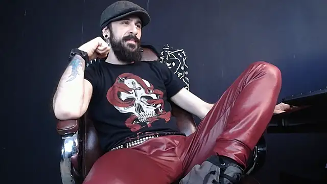 Snapshot of AxelColton chatting on March 7, 5:40 am AxelColton online show from March 7, 5:40 am