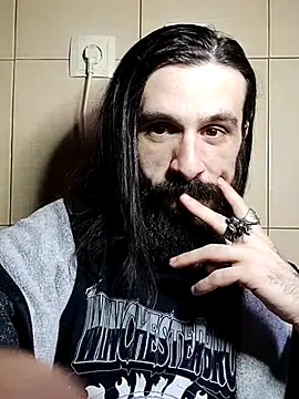 Snapshot of AxelColton chatting on February 22, 3:54 pm AxelColton online show from February 22, 3:54 pm