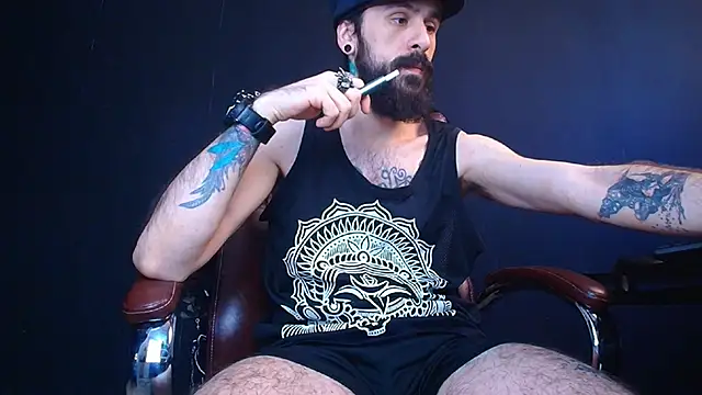 Snapshot of AxelColton chatting on March 9, 5:44 am AxelColton online show from March 9, 5:44 am