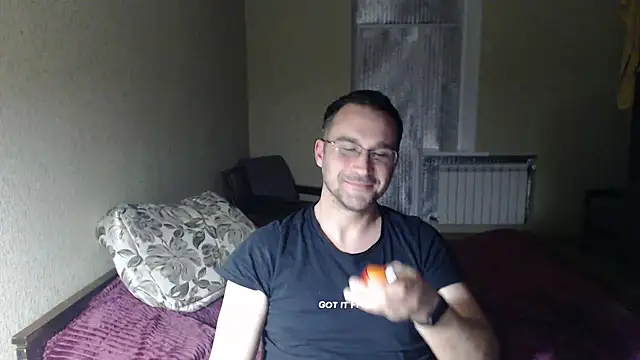 Snapshot of Sanderx chatting on March 12, 9:35 pm Sanderx online show from March 12, 9:35 pm