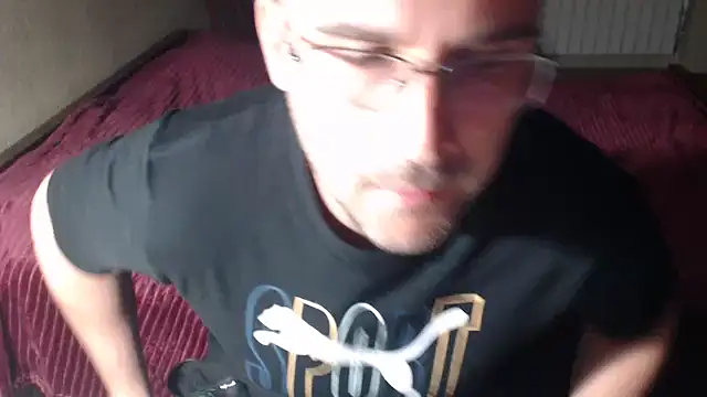 Snapshot of Sanderx chatting on March 20, 8:19 pm Sanderx online show from March 20, 8:19 pm