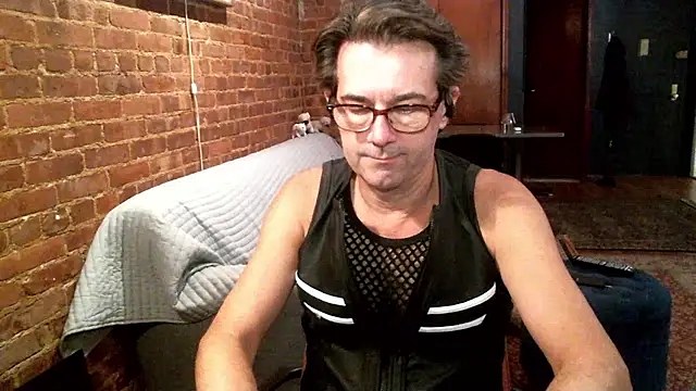 Johnny Bottoms online show from October 25, 2:30 pm