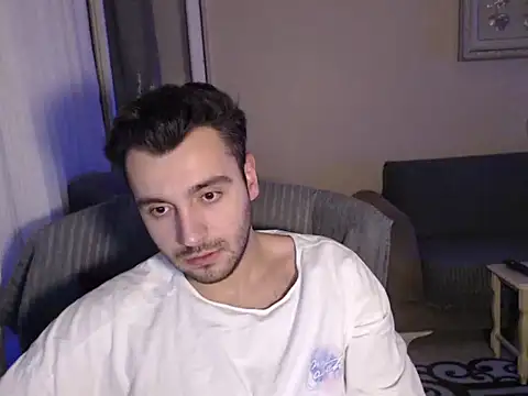 handsomeee04 online show from October 8, 10:36 pm