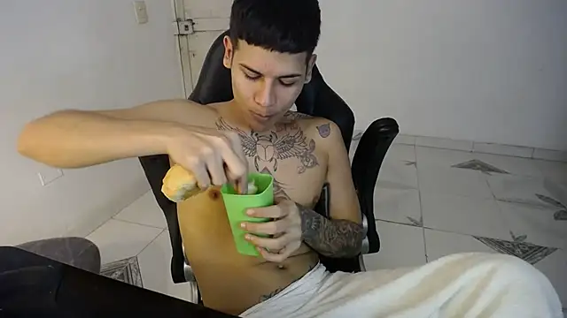 Clyde019 online show from February 22, 4:59 pm