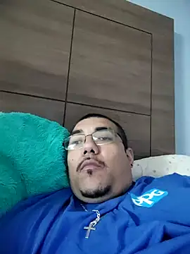 cloudy couple444 online show from April 20, 3:58 pm