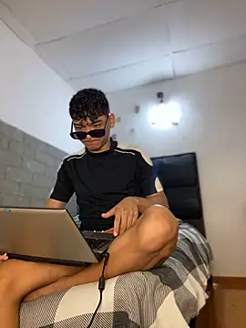 usersweet online show from January 16, 2:51 am