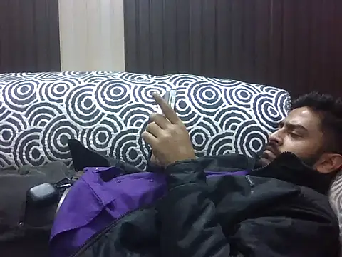 indihotguy online show from February 16, 11:30 am