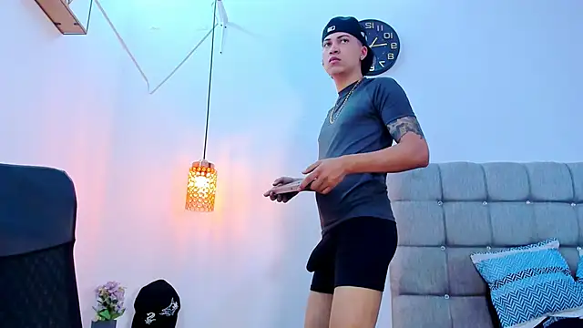 Br4ndxpimm online show from February 23, 3:47 pm