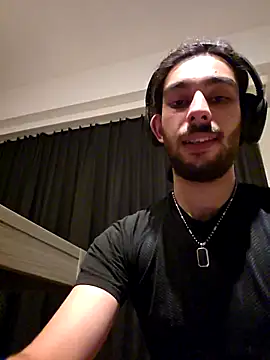 Levi Latino online show from December 23, 2:42 am