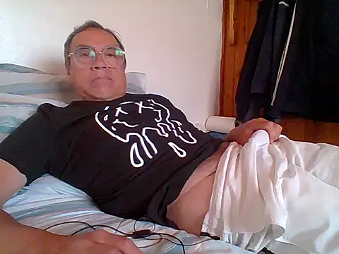 santiagon2015 online show from December 30, 7:00 pm