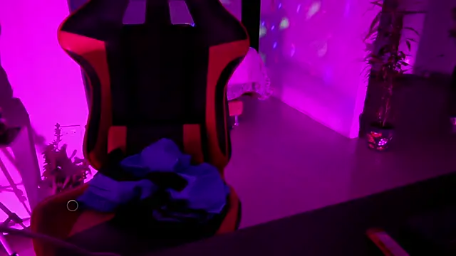 Adam Valenciia online show from February 6, 11:18 am