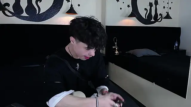 CollinStone online show from November 18, 7:39 pm