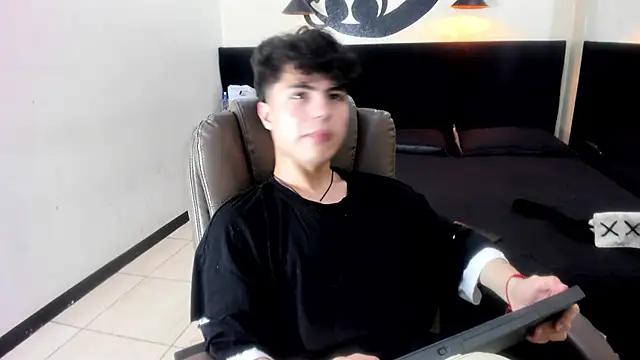 CollinStone online show from November 12, 7:19 pm