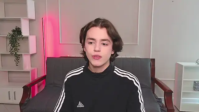 b0y fantasy online show from February 13, 9:20 am