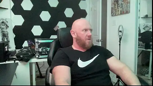 ozmit online show from January 4, 4:54 pm